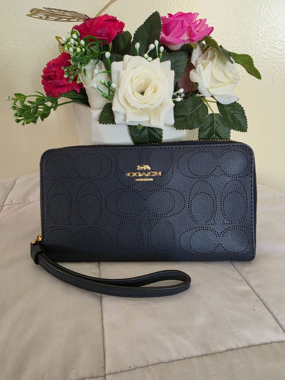 COACH Long Round Zip Wallet with Strap Navy Signature 7